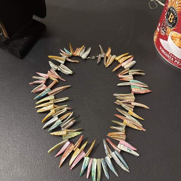 Vtg Dyed Shell Abalone/MOP  Multicolor Spiked Necklace - Picture 3 of 4